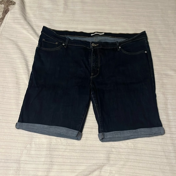 Levi's Pants - Women’s Classic Bermuda shorts Size 22w